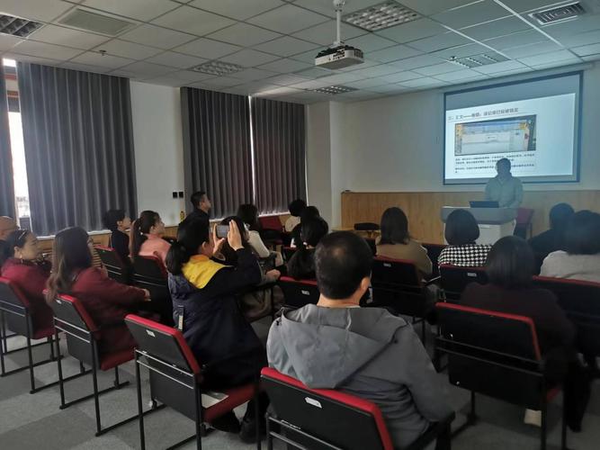 信息技術(shù)部開展流通館員業(yè)務(wù)培訓(xùn)-西安科技大學(xué)圖書館